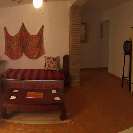 Almayate Hippie Shack Luaran gambar